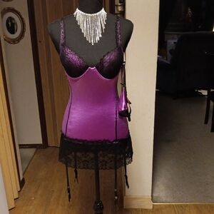 Elegant Purple Lace Women's Lingerie Set